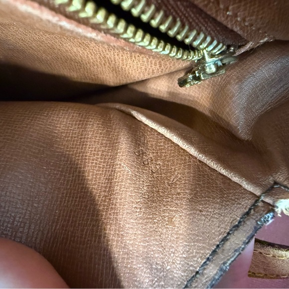 Louis Vuitton saint cloud Dark Brown Monogram Crossbody Bag - Picture 16 of 16